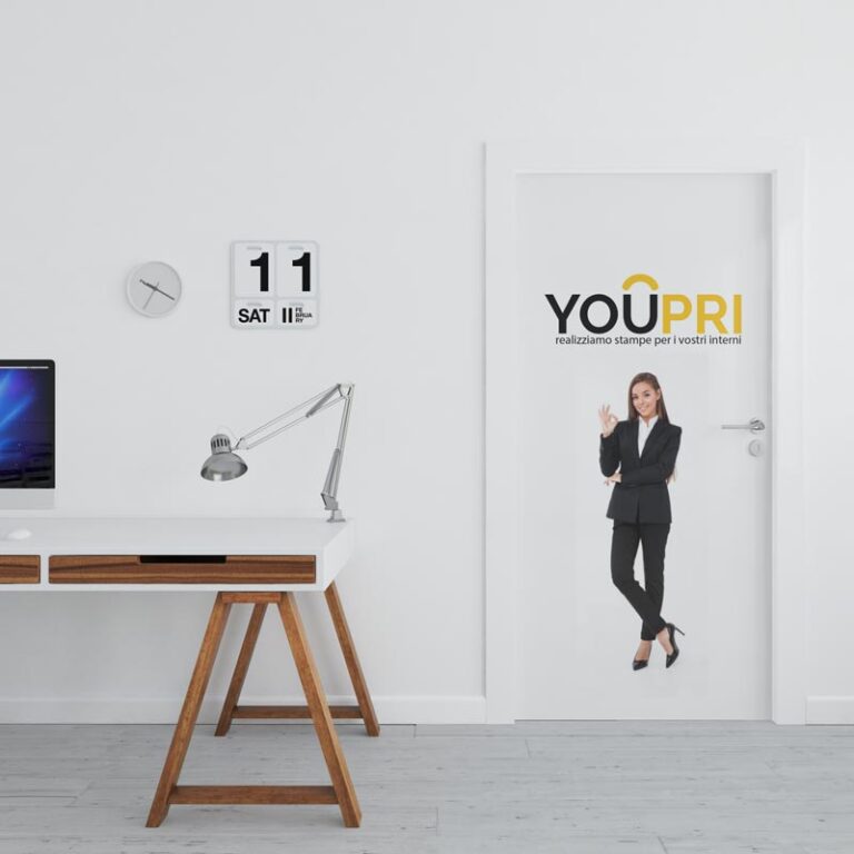 Adesivo per porta con logo